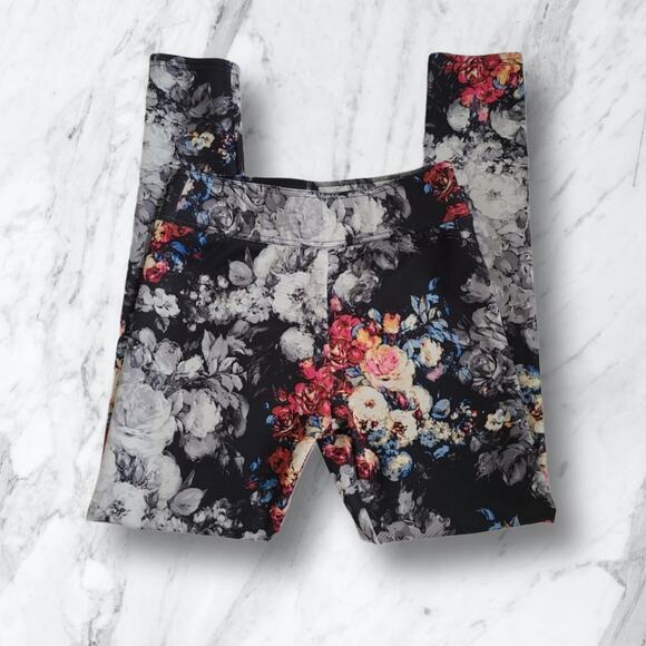 Abercrombie & Fitch Black Floral High Rise Leggings Small - Picture 9 of 10
